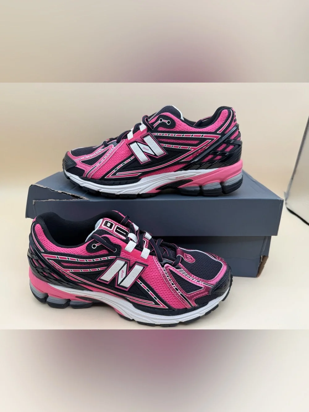 New Balance 1906R Desert Heat Black Pink Size 7.5 women’s New damaged box